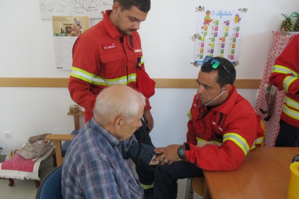 Bombeiros efectuam rastreio