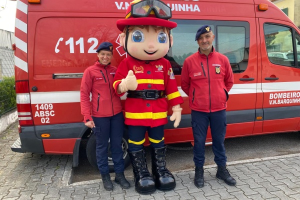 A Mascote foi ao Centro Social Paroquial da Atalaia