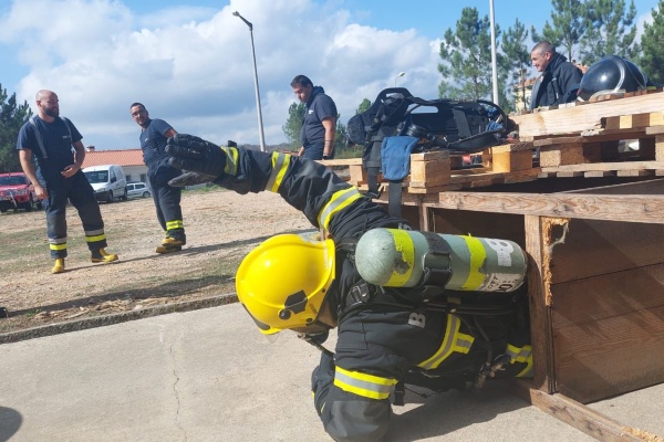 Bombeiro Barquinhense termina formação de incêndios urbanos e industriais