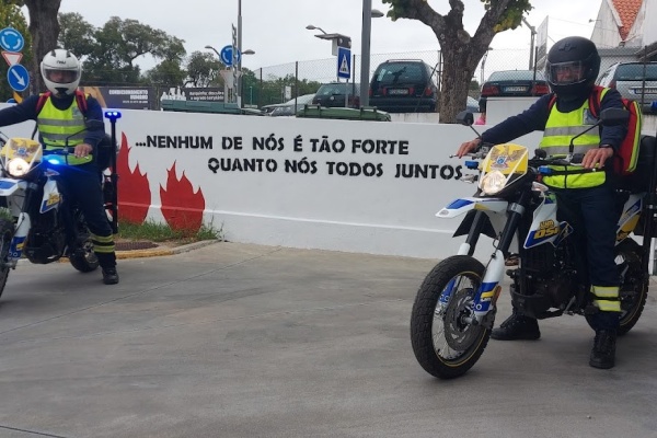 Empresas locais ajudam os Bombeiros